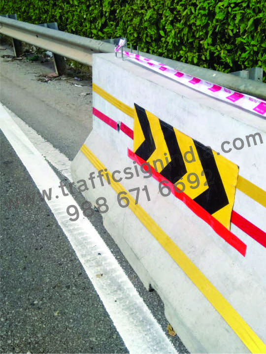 Road Studs & Safety Products rs11.jpg